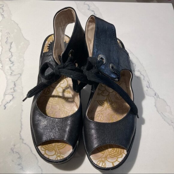 FLY LONDON Sz 40 Yaffa Lace Up  Wedge Sandals - Picture 2 of 10